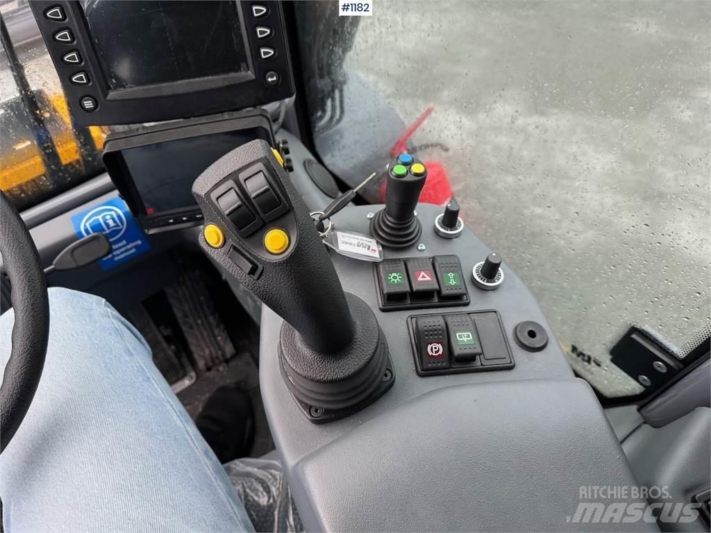 LM Trac 587 Многофункциональные сельскохозяйственные погрузчики