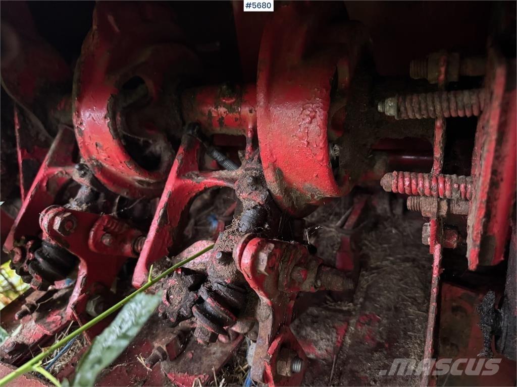 New Holland 268 Другое корнеплодоуборочное оборудование