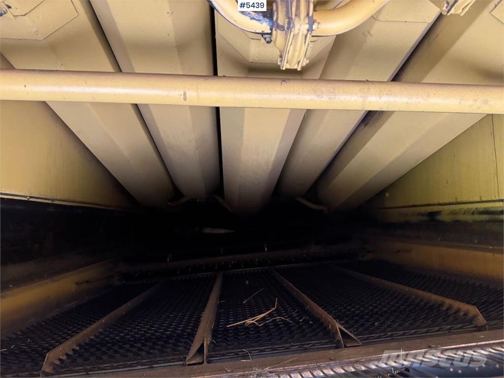 New Holland TX65 Зерноуборочные комбайны