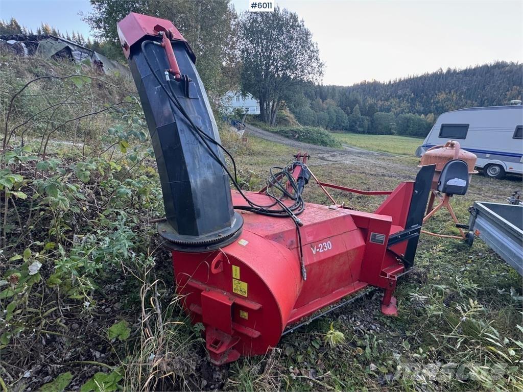 Sisu Handel V-230 Снежные отвалы и плуги