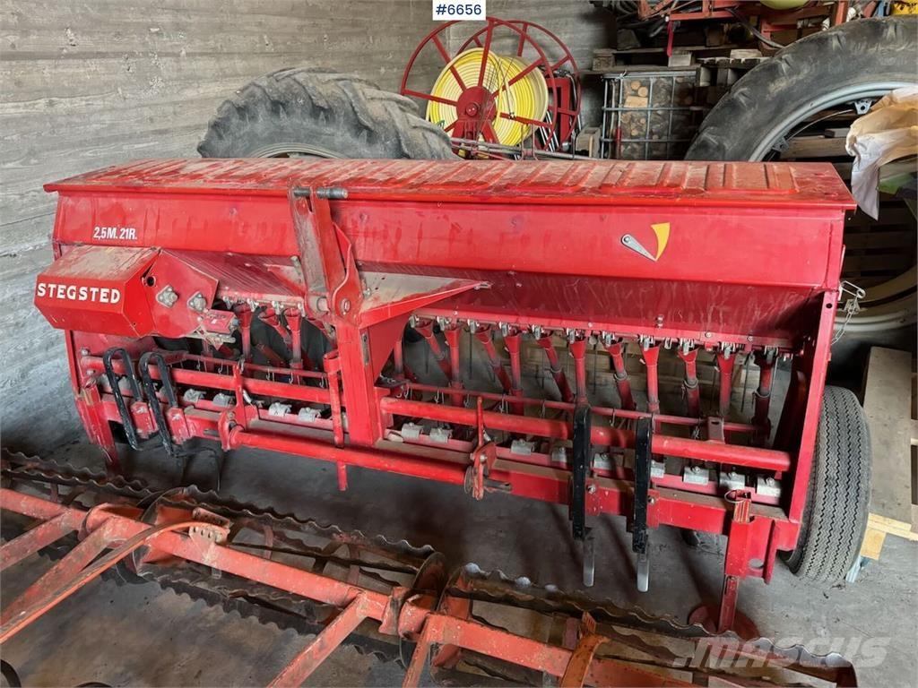 Stegsted Såmaskin Сеялки
