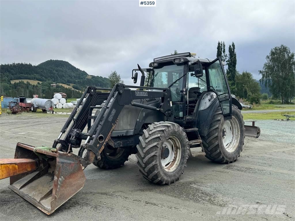 Valtra M120-4 Трактора