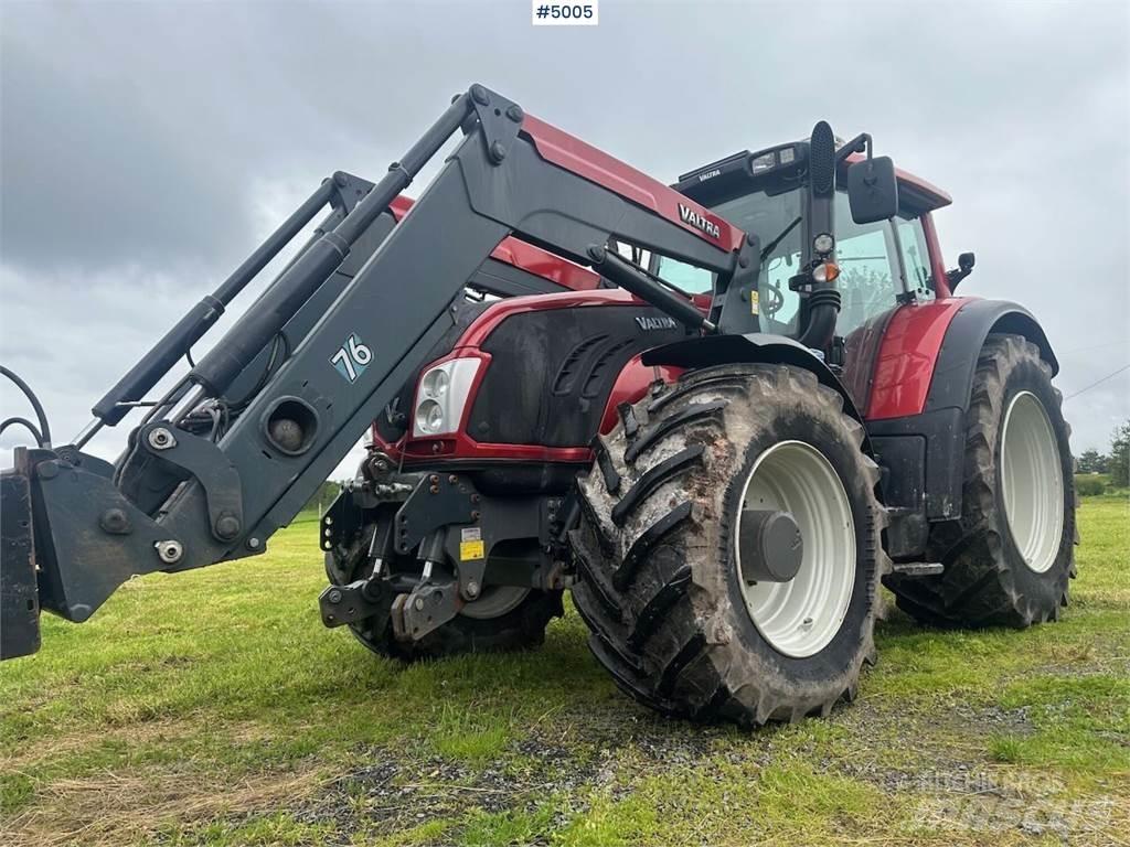 Valtra T213 Трактора