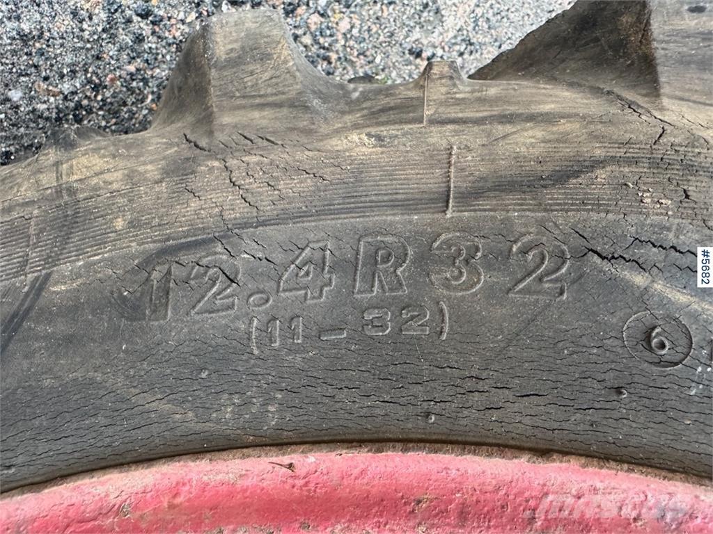 Volvo 400 Buster Трактора