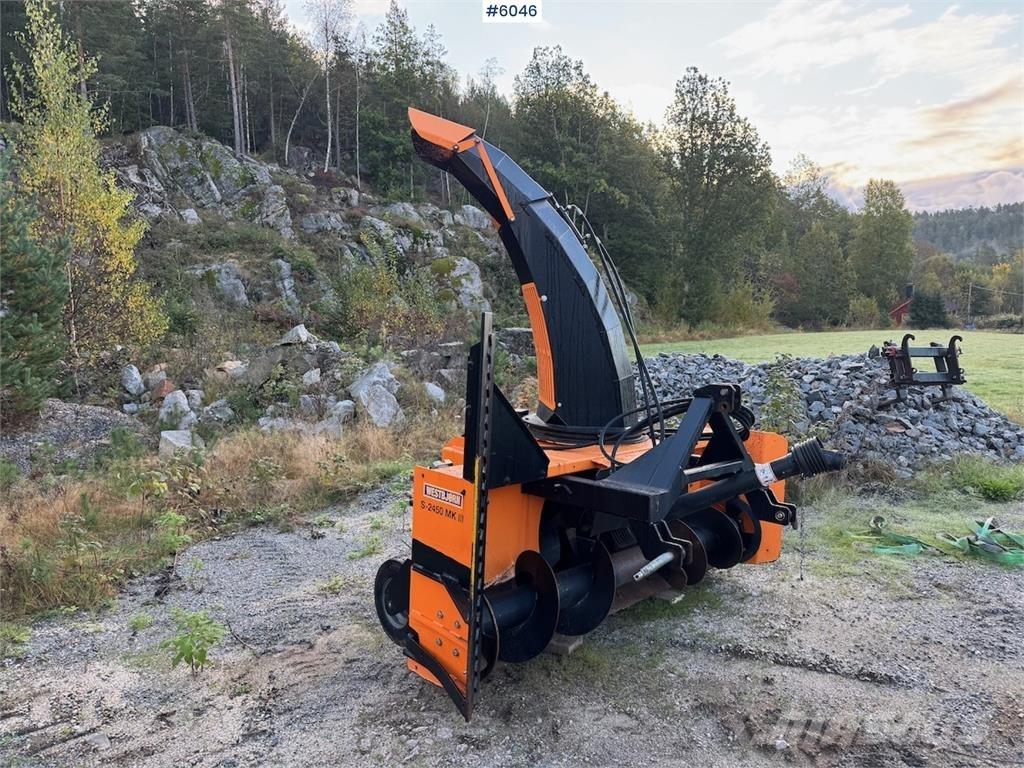  Westbjörn S2450 Снежные отвалы и плуги