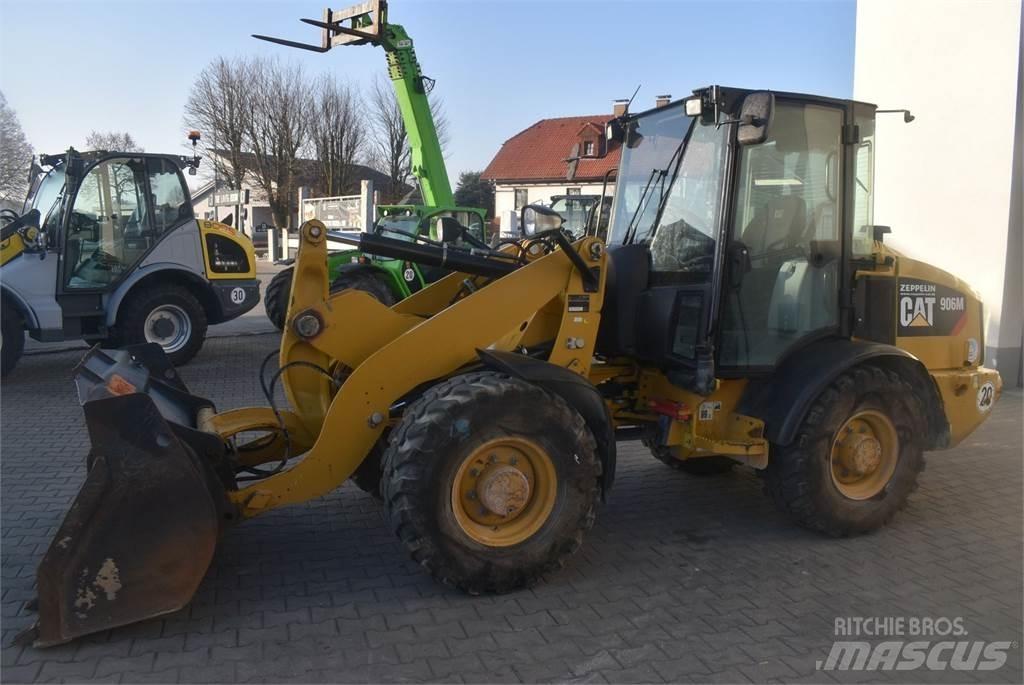 CAT 906M Фронтальные погрузчики