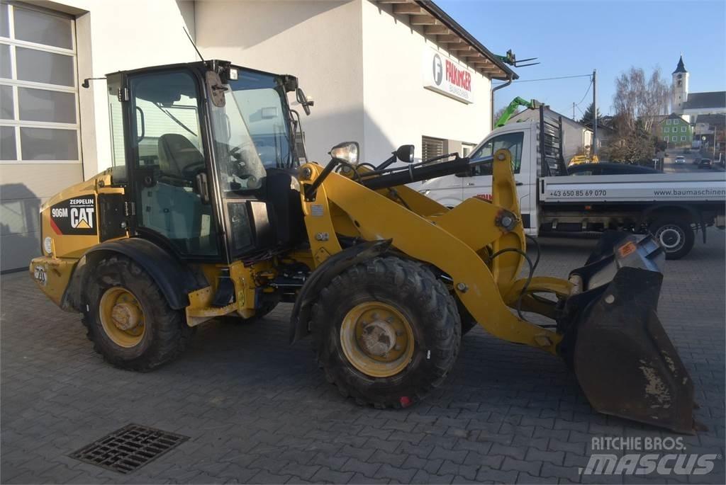 CAT 906M Фронтальные погрузчики