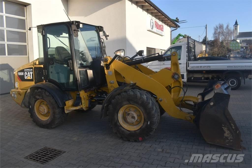 CAT 906M Фронтальные погрузчики