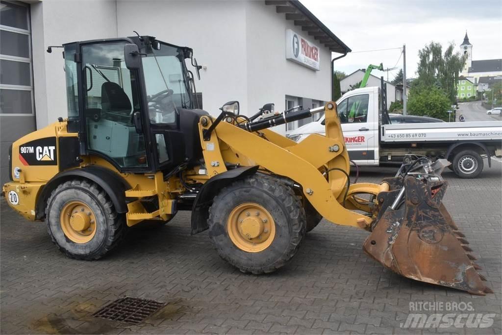 CAT 907M Фронтальные погрузчики