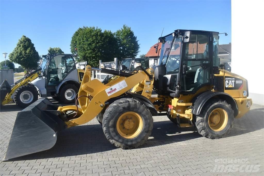 CAT 908M Фронтальные погрузчики