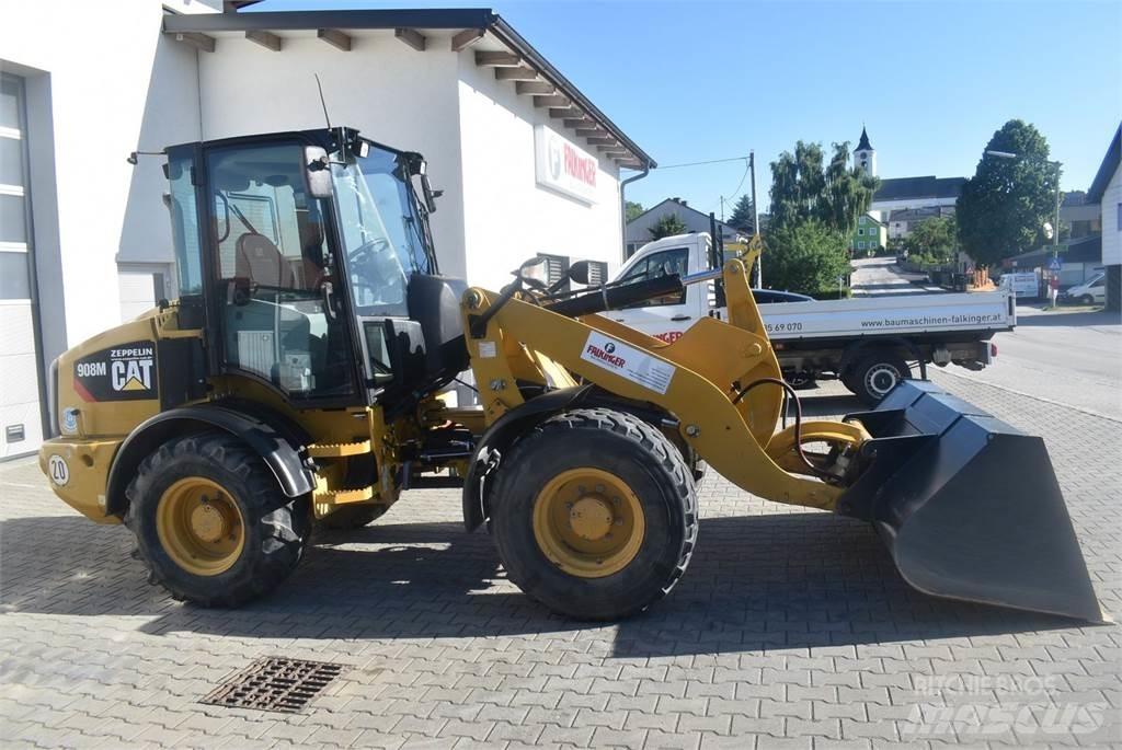 CAT 908M Фронтальные погрузчики