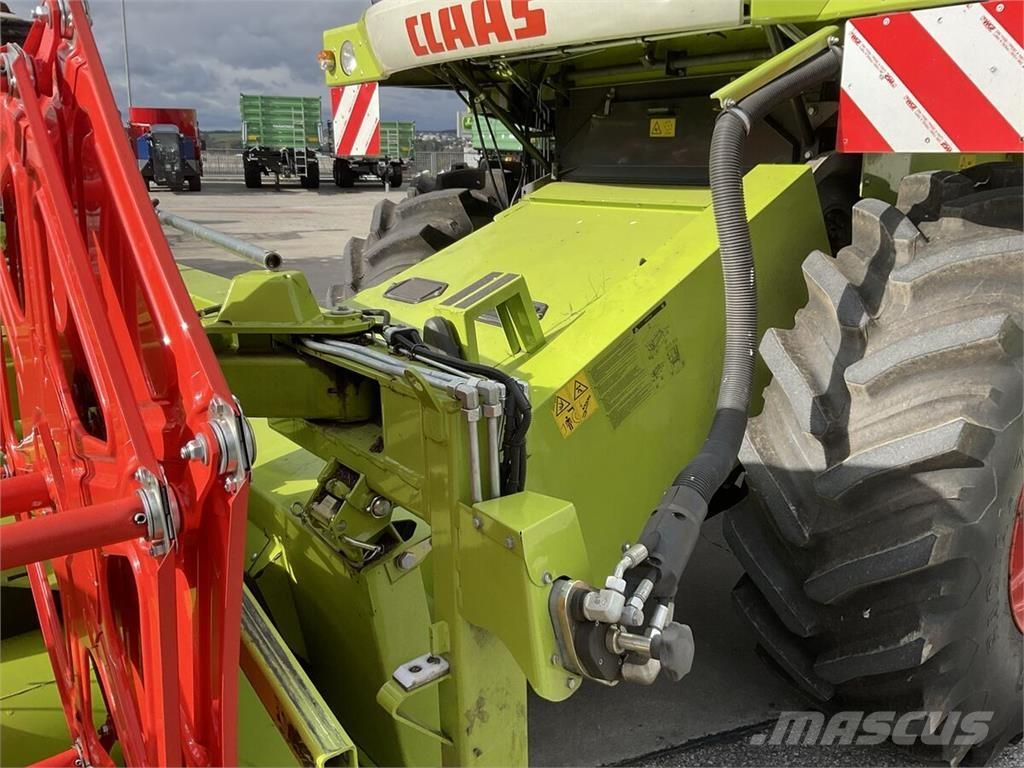 CLAAS AVERO 240 Зерноуборочные комбайны