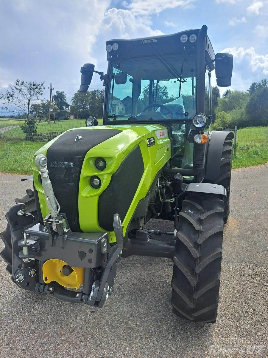 CLAAS Nexos 240 XL Трактора