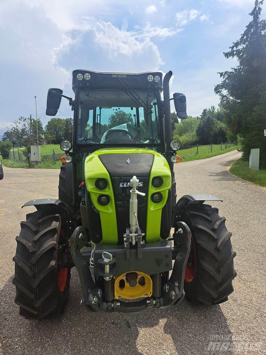 CLAAS Nexos 240 XL Трактора
