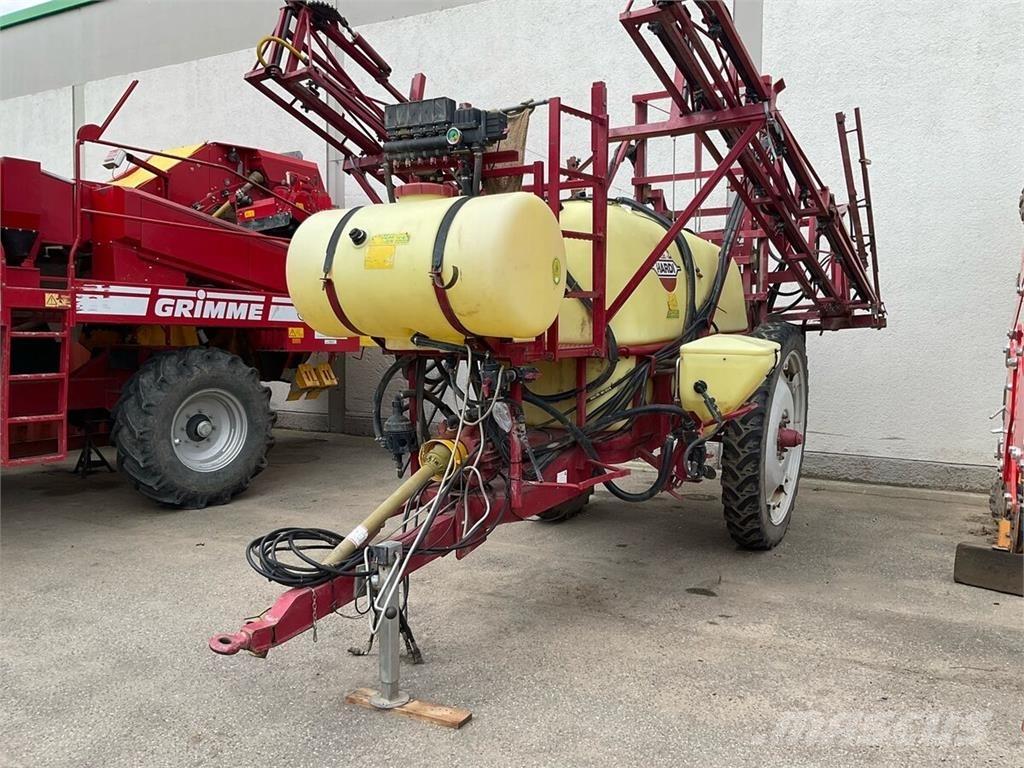 Hardi Commander Прицепные опрыскиватели