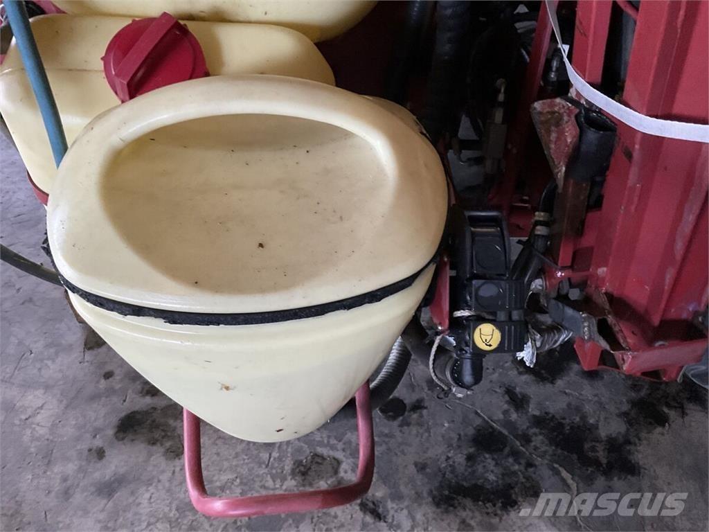 Hardi Master 1200 Прицепные опрыскиватели