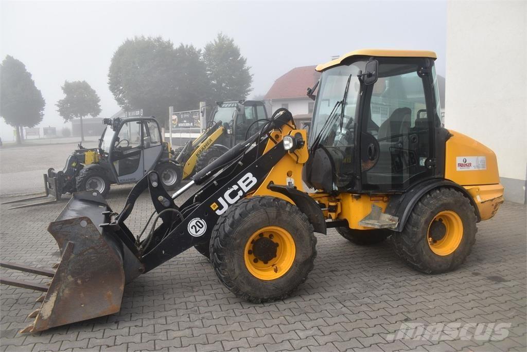 JCB 406 Фронтальные погрузчики