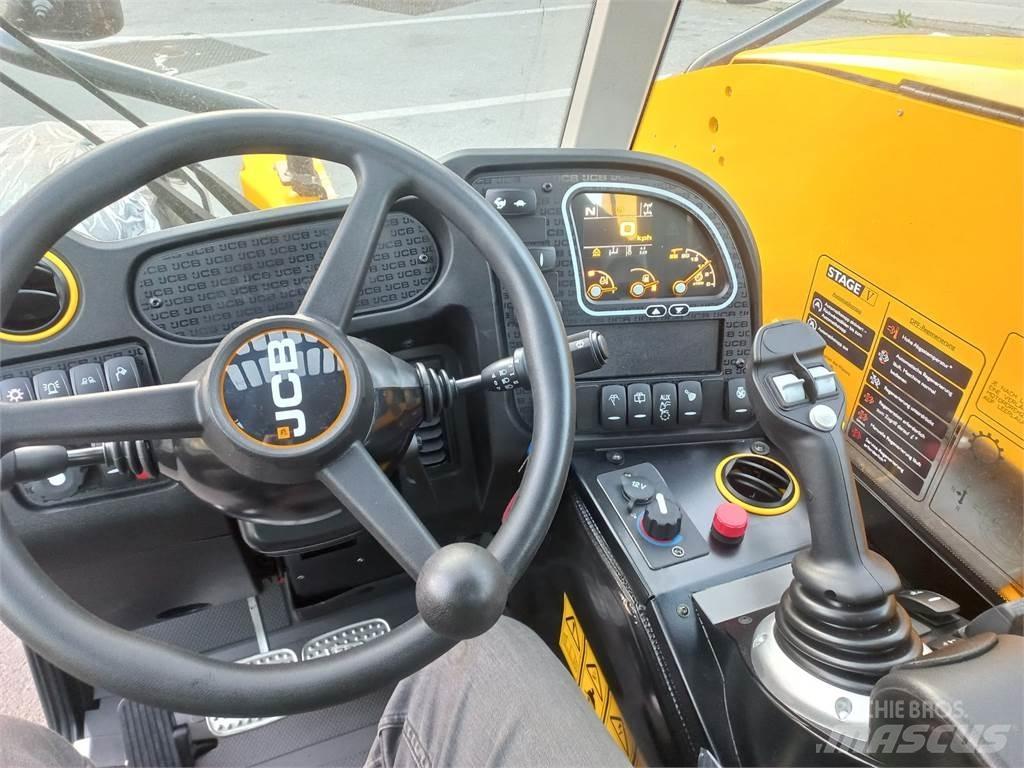 JCB AgriPlus 525-60 Телескопические погрузчики