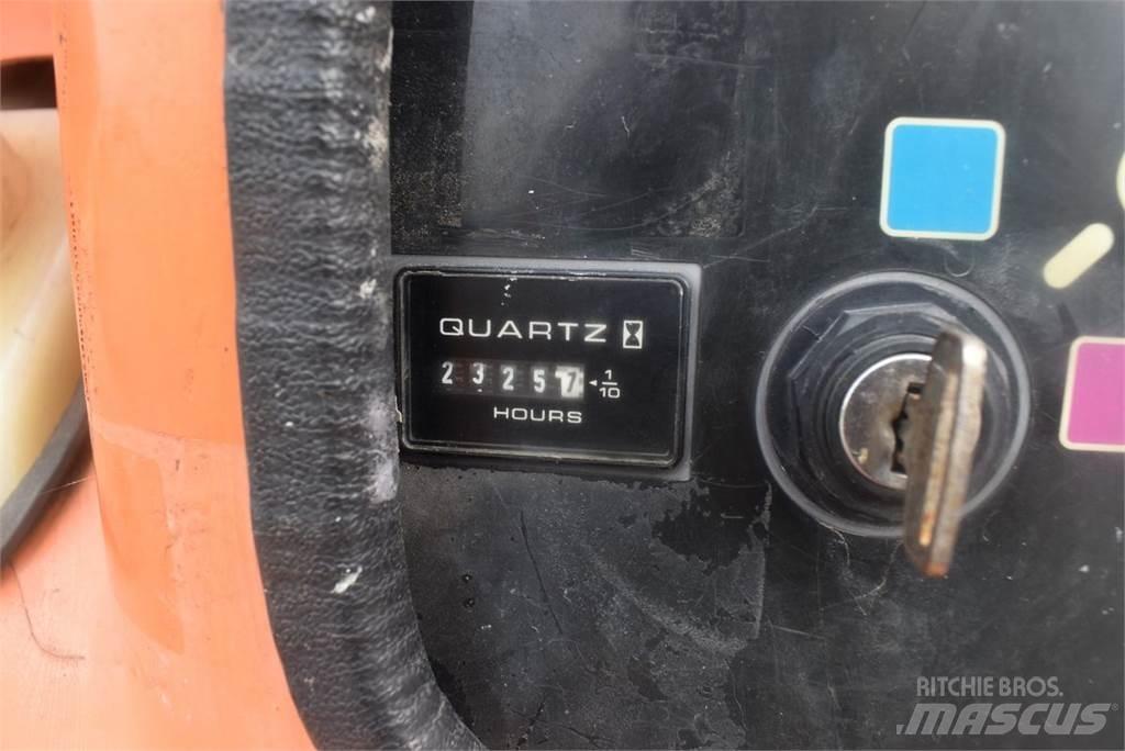 JLG 450AJ Коленчатые подъемники