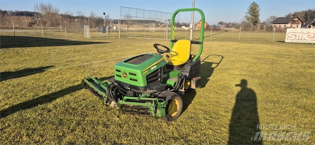 John Deere 2653B Навесное оборудование и запчасти