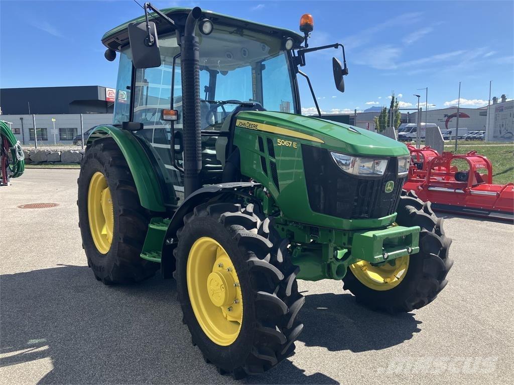 John Deere 5067E Трактора
