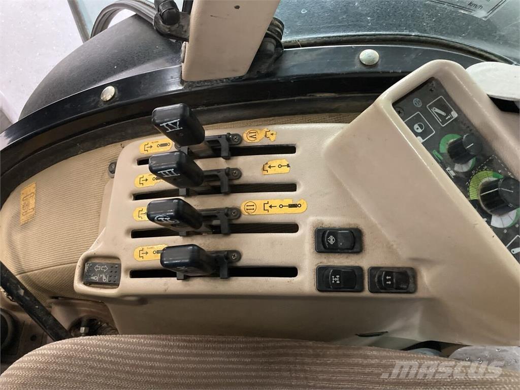 John Deere 5515F Трактора