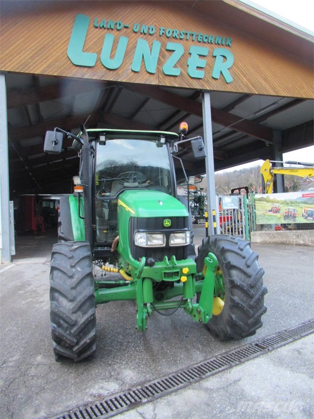 John Deere 5820 Трактора