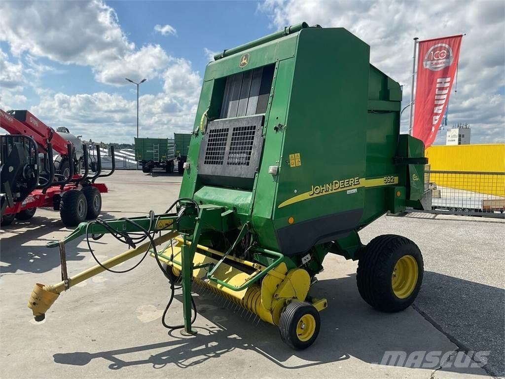 John Deere 592C Рулонные пресс-подборщики