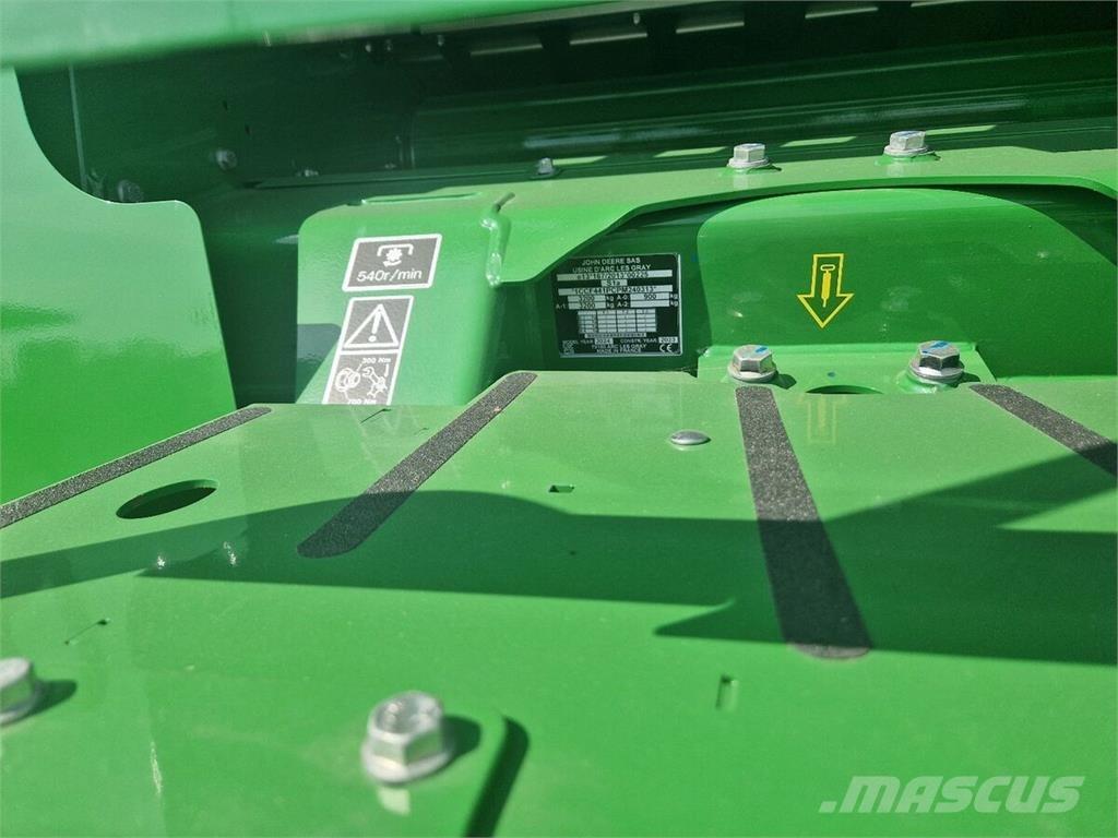 John Deere F441M Рулонные пресс-подборщики