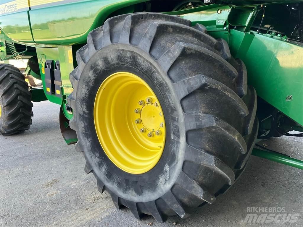 John Deere T560HM Зерноуборочные комбайны