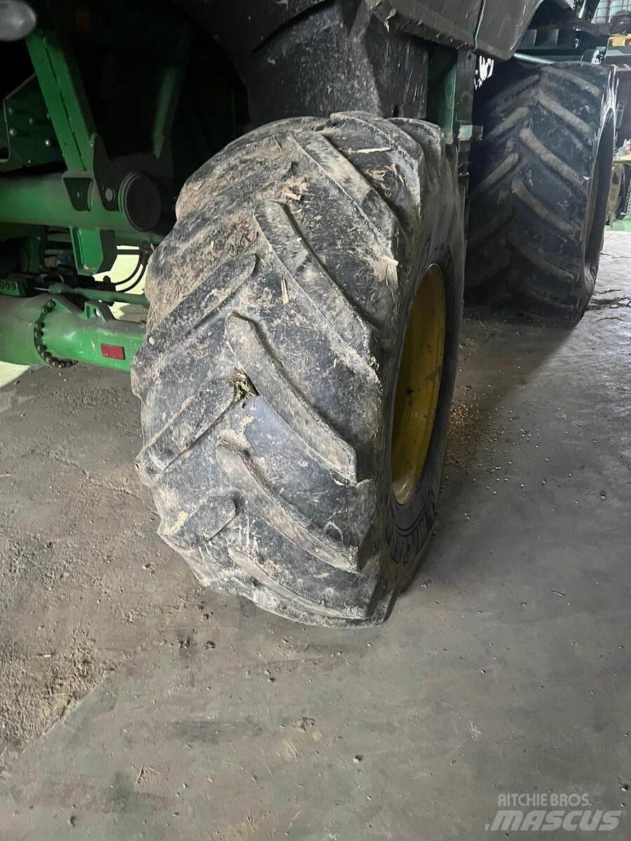 John Deere T670 Зерноуборочные комбайны