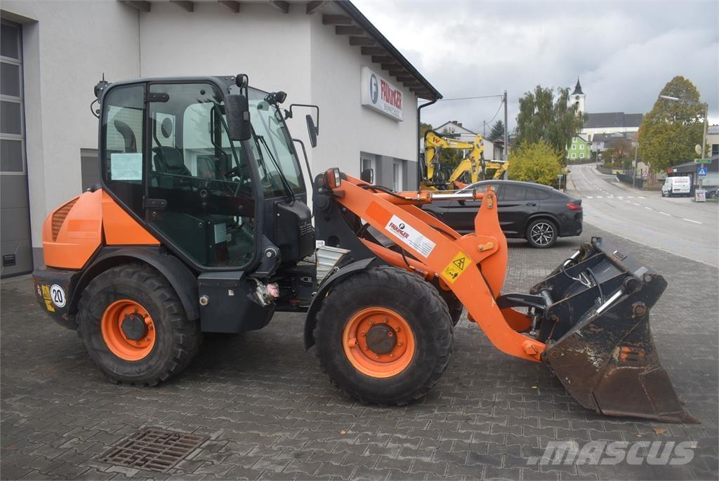 Komatsu WA70-7 Фронтальные погрузчики