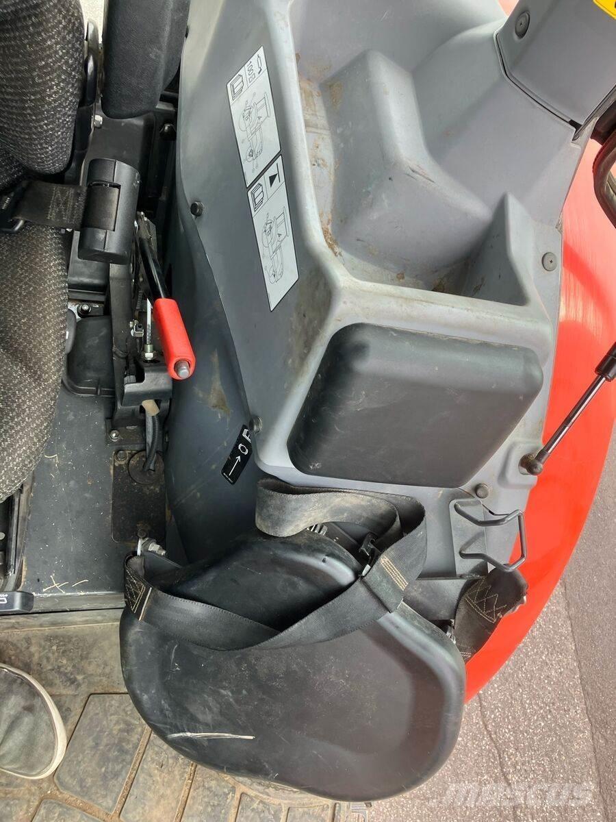 Kubota M4072 Трактора