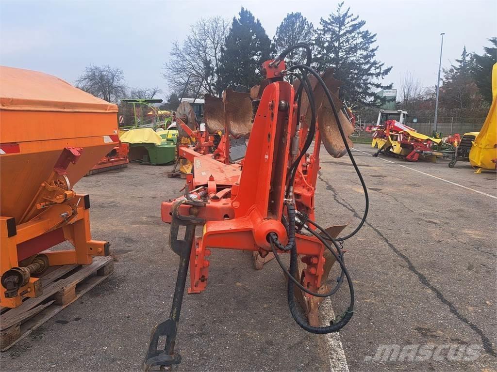 Kuhn Varimaster 123 Обычные плуги