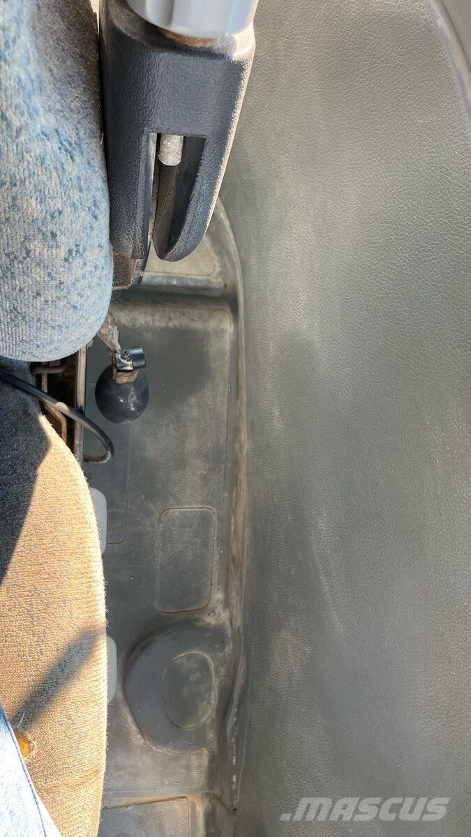 New Holland TL 80 Трактора