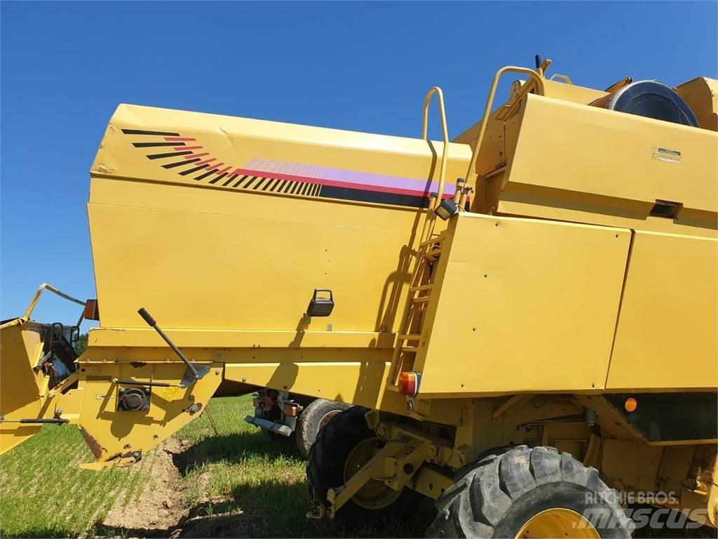 New Holland TX 65 Зерноуборочные комбайны