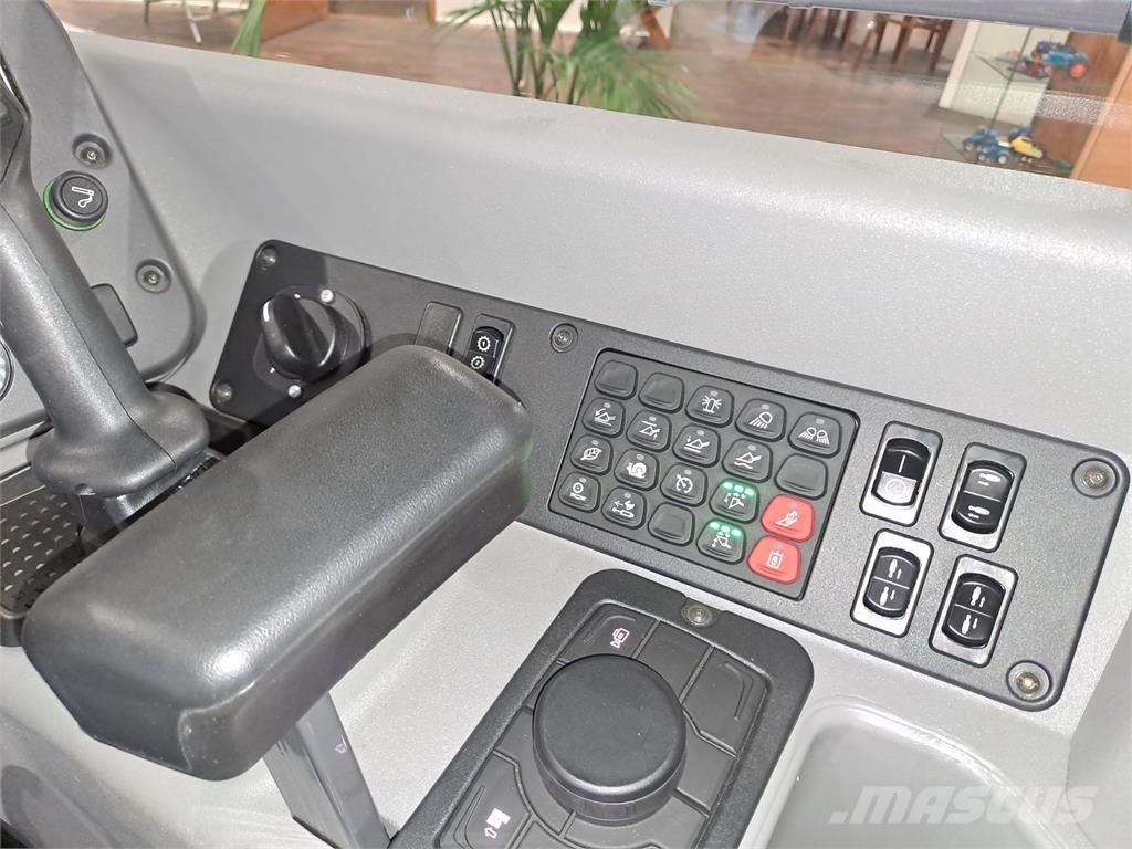 New Holland W 80 C Фронтальные погрузчики