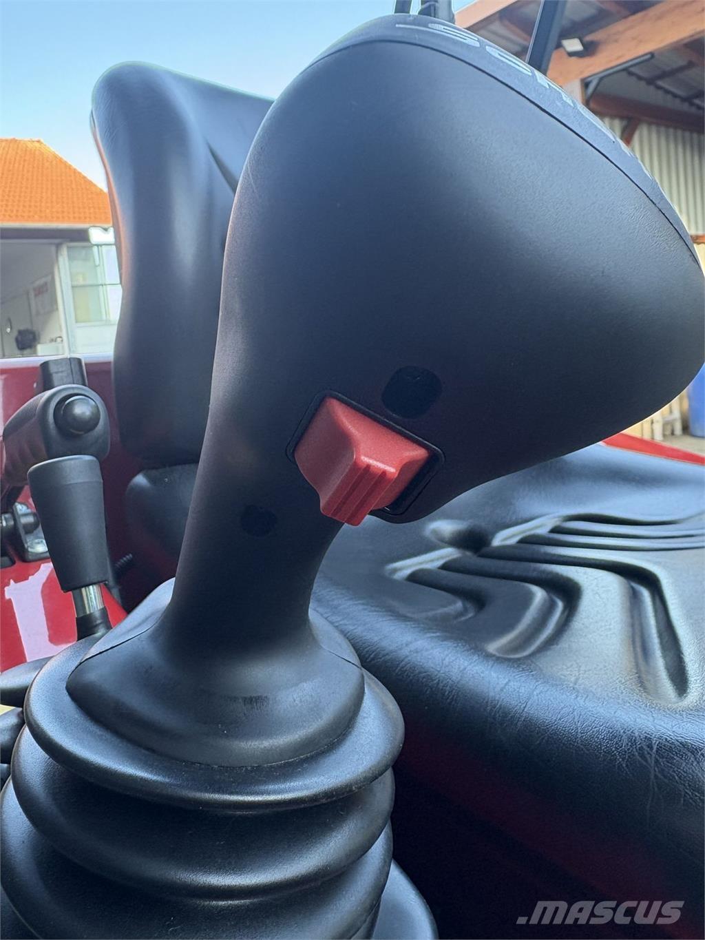 Schäffer 2630 Трактора с фронтальным погрузчиком