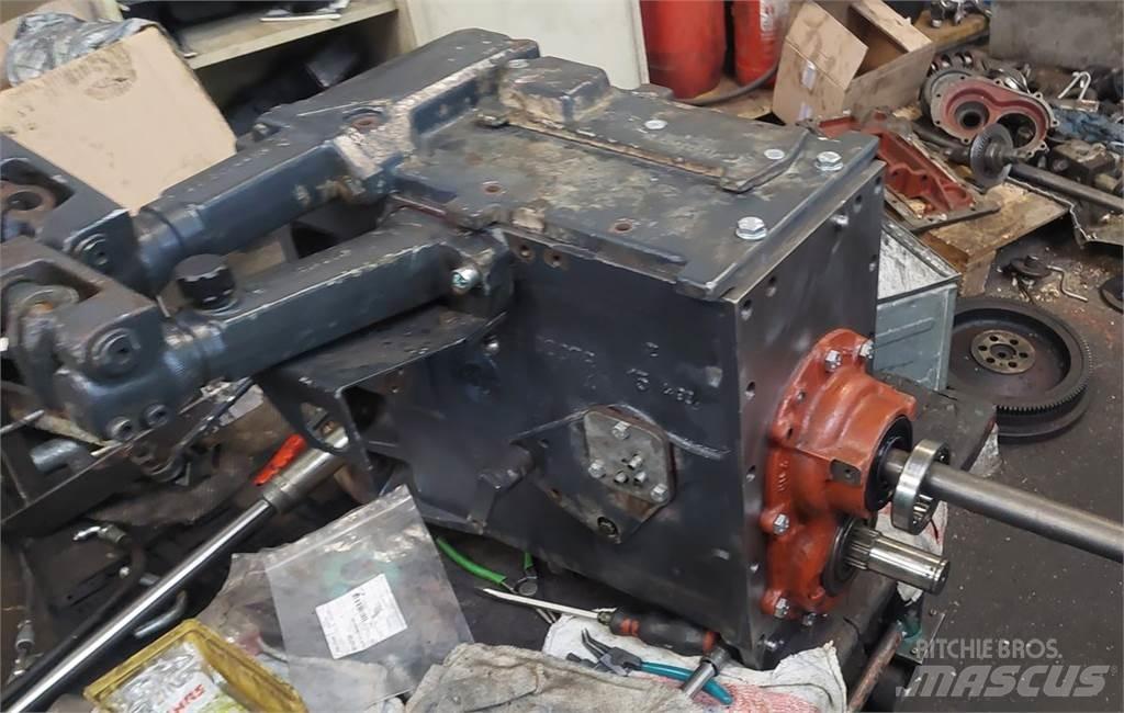 Steyr 9094 Навесное оборудование и запчасти