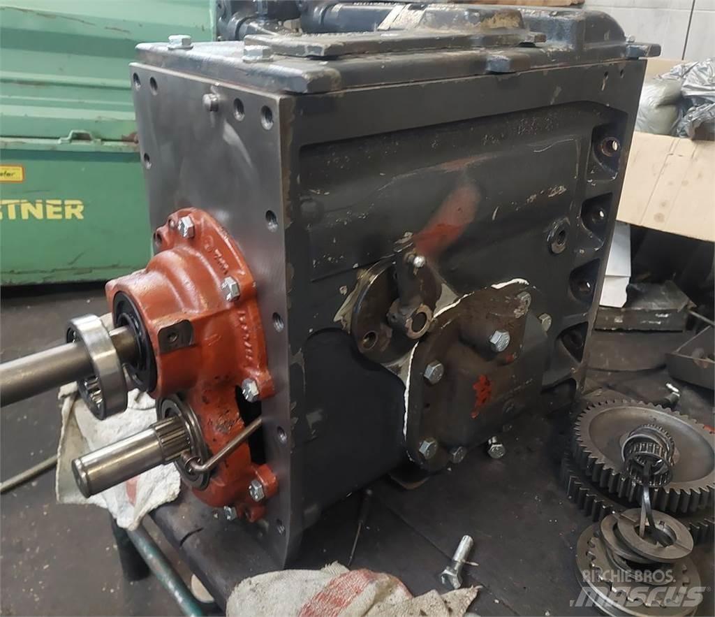 Steyr 9094 Навесное оборудование и запчасти