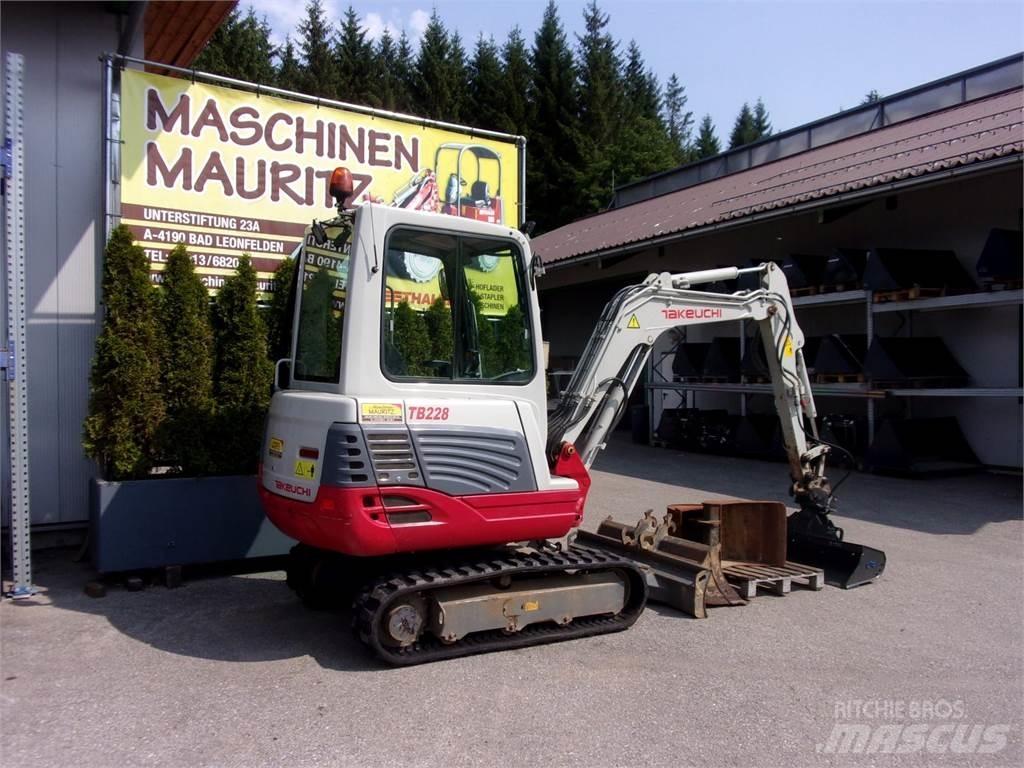 Takeuchi TB228 Мини-экскаваторы