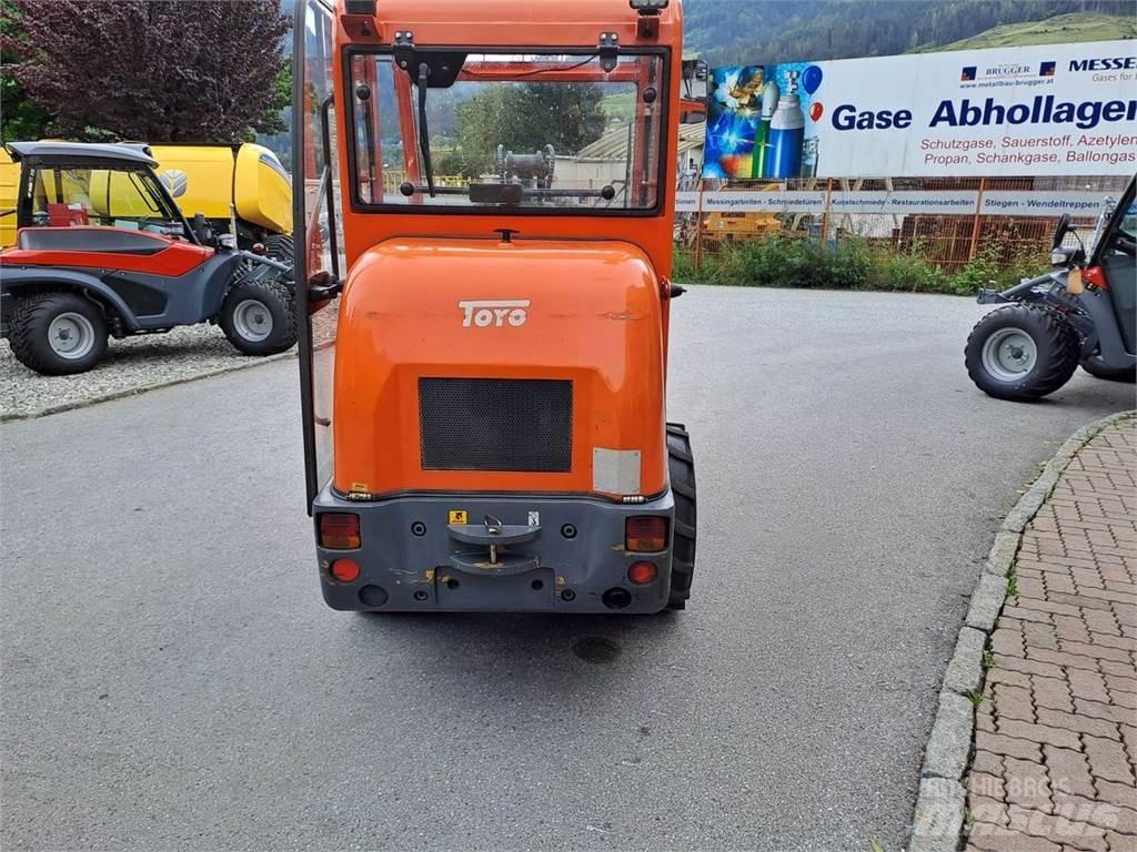 Toyo 840 Трактора с фронтальным погрузчиком