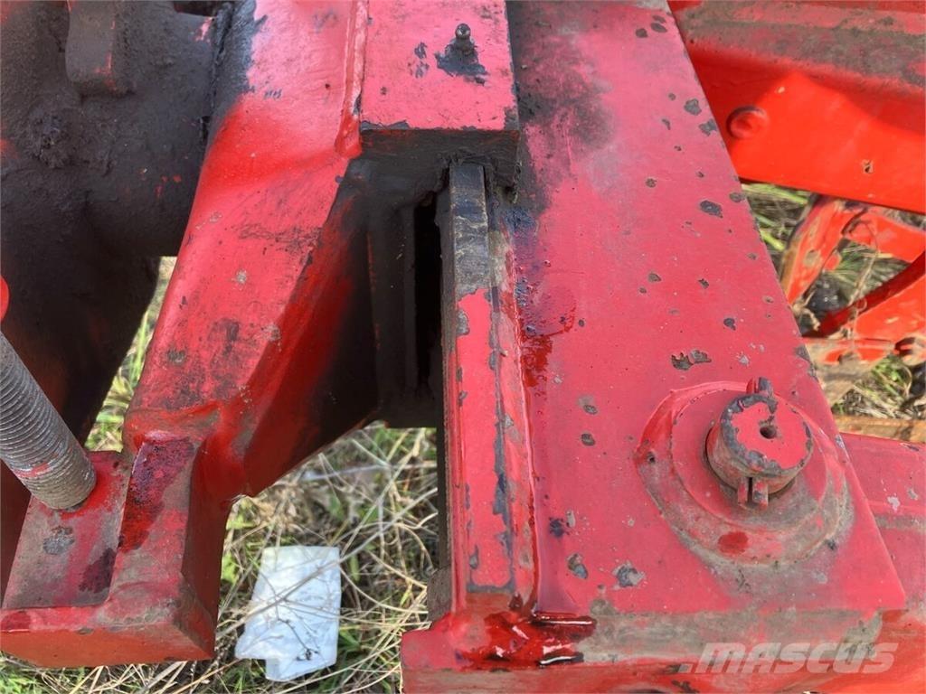 Vogel & Noot LM 820 Обычные плуги