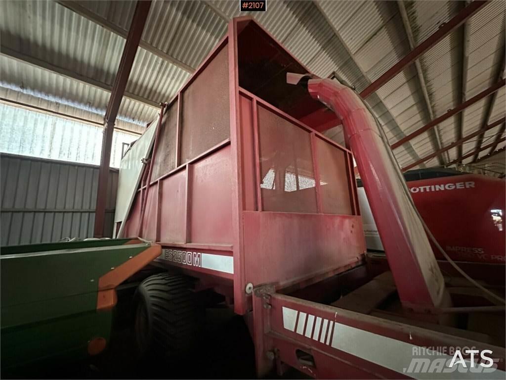 JF ES2500M Прицепы с самозагрузкой
