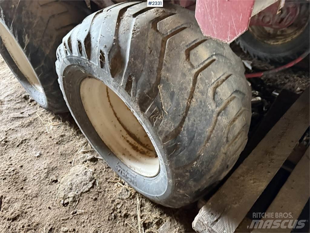 JF ES3500 Прицепы с самозагрузкой
