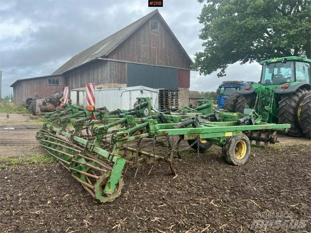 John Deere 410A Прочее почвообрабатывающее оборудование
