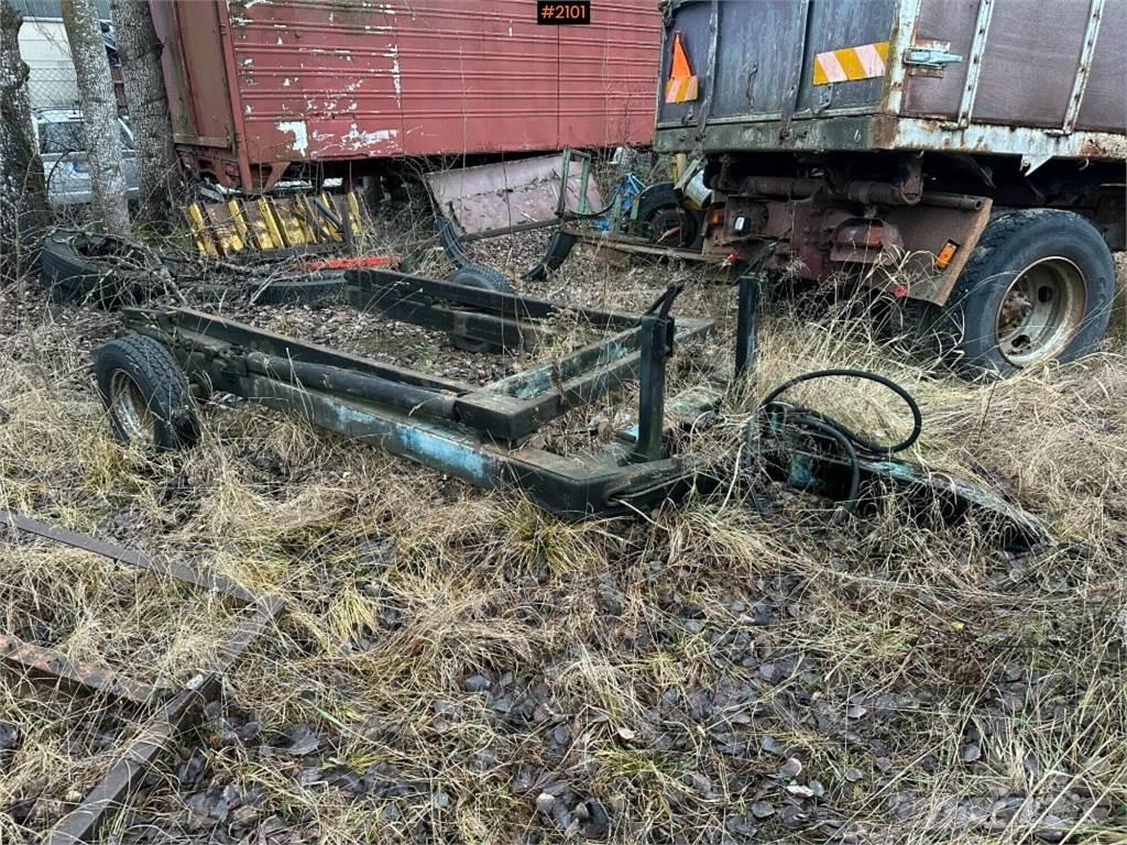 Överum Bygelkärra Прицепы для тюков и рулонов