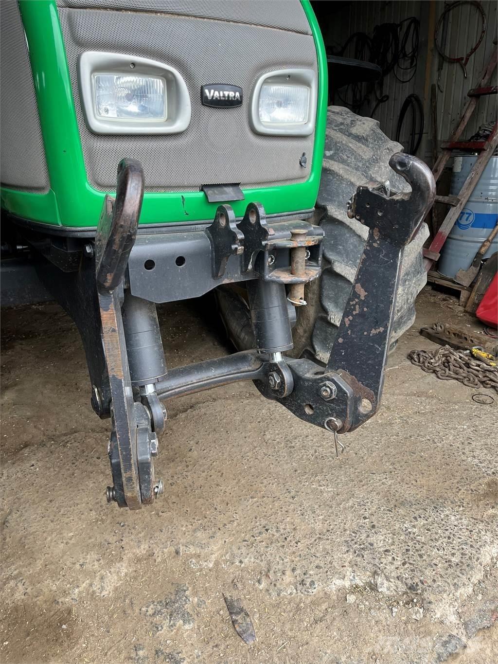 Valtra 170CH Трактора