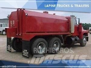 Mack R690ST Поливочные машины