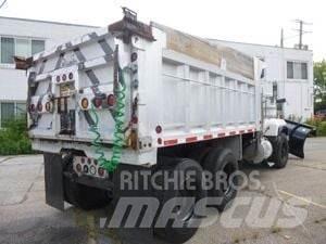 Mack RD688S Снежные отвалы и плуги